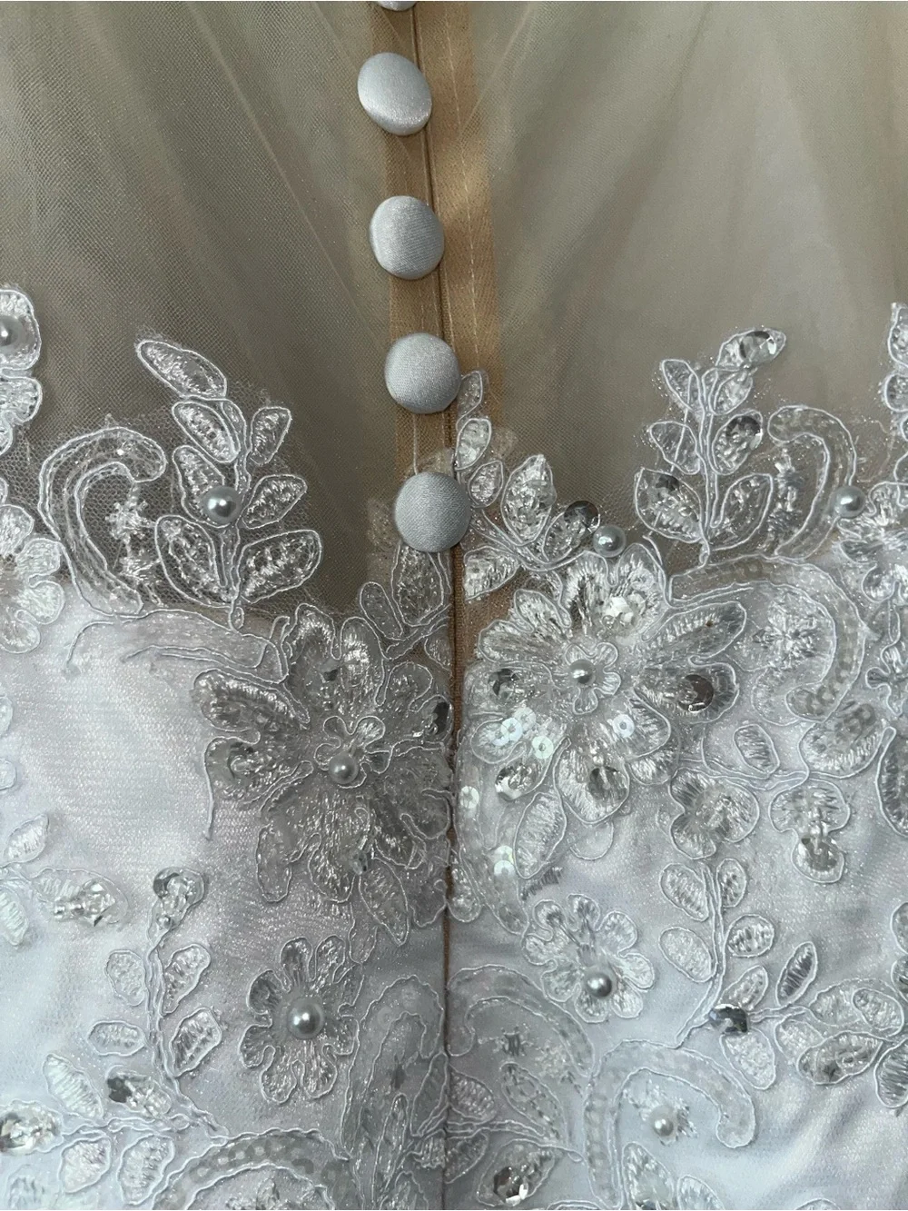 Breathtaking White Beaded Lace Wedding Dress - Beautiful - Picture 3 of 13